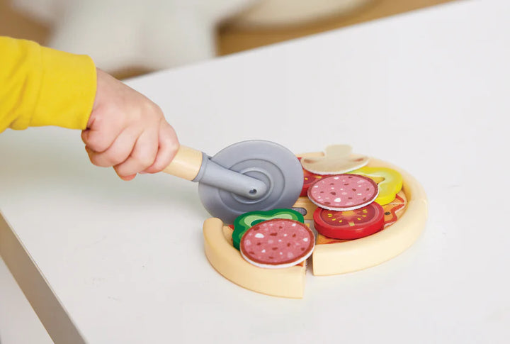 Hape Light & Sizzle Pizza Oven Set