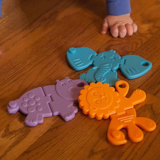 Animal cracker toy