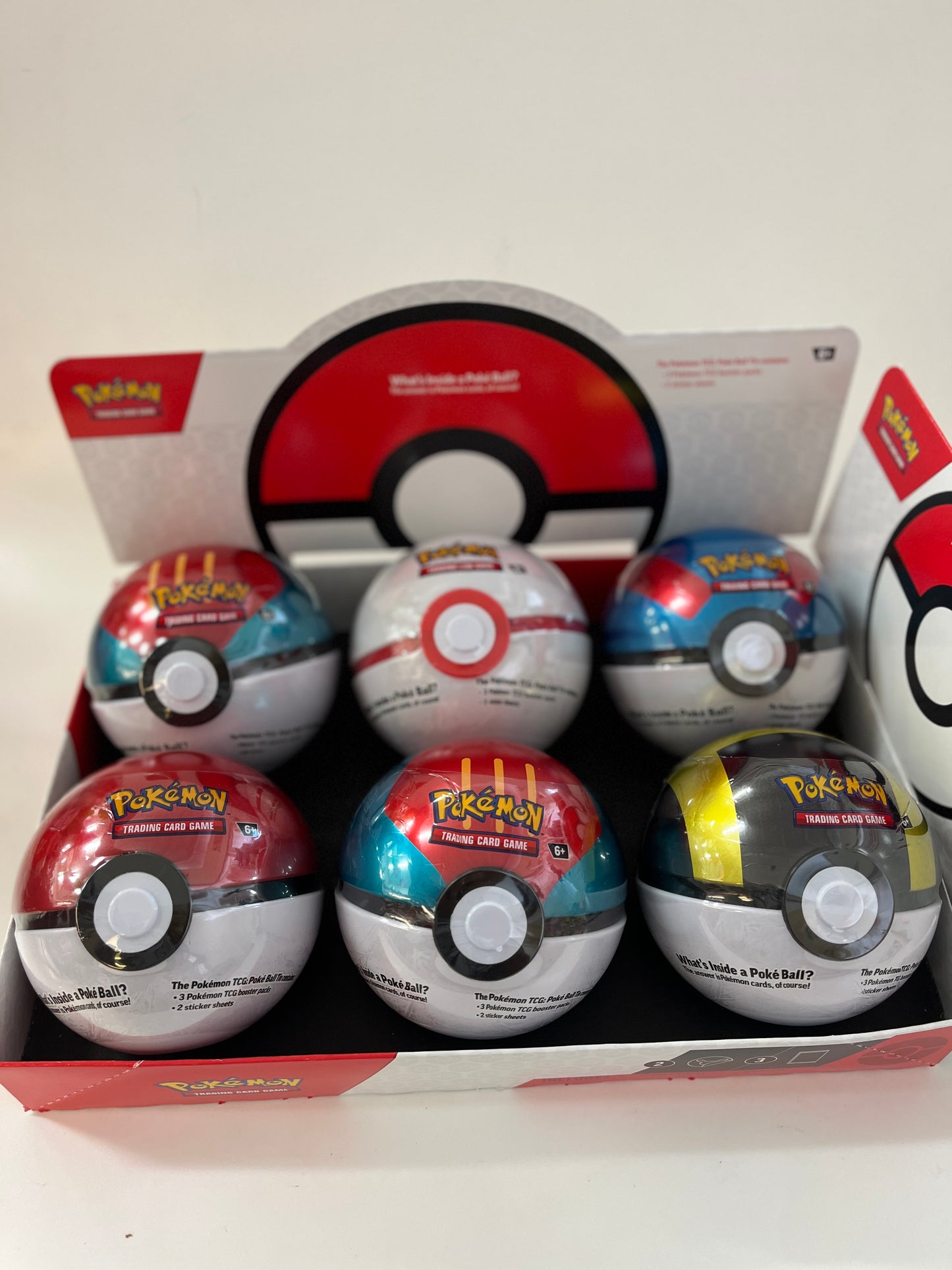 Pokémon Trading Card Game Poké Ball Tin