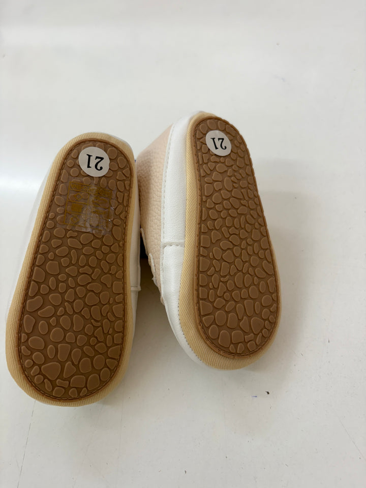 Baby Shoes crème soft sole size 21