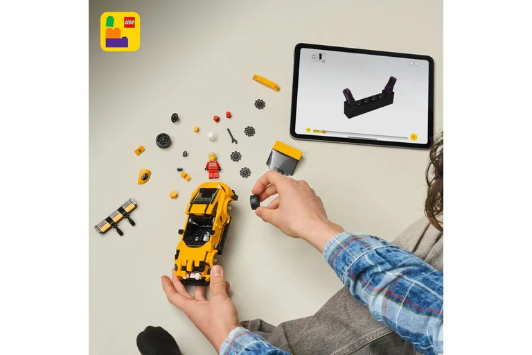 LEGO Porche 911 GT3 RS Super Car 77239 building