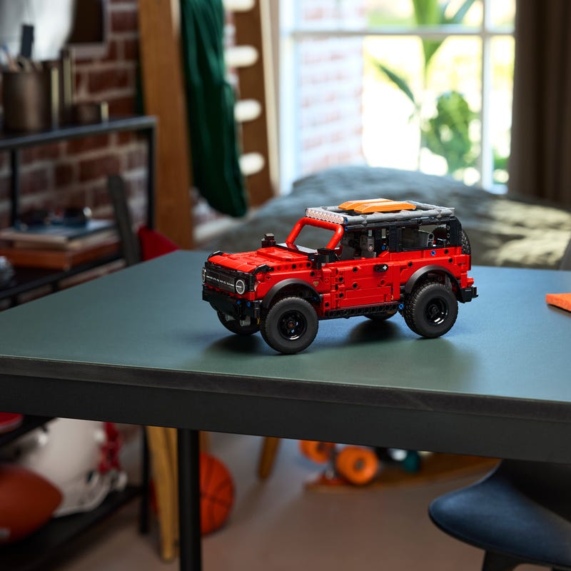 LEGO Technic Ford Bronco SUV 42213