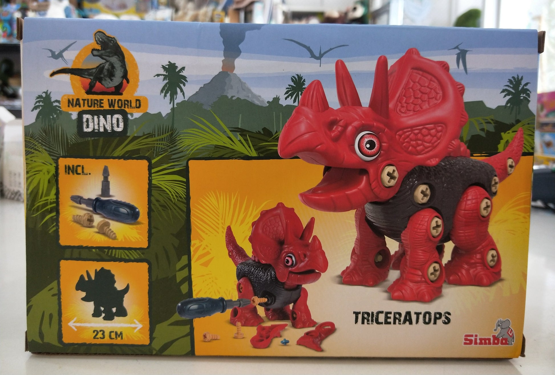Nature World build a Triceratops