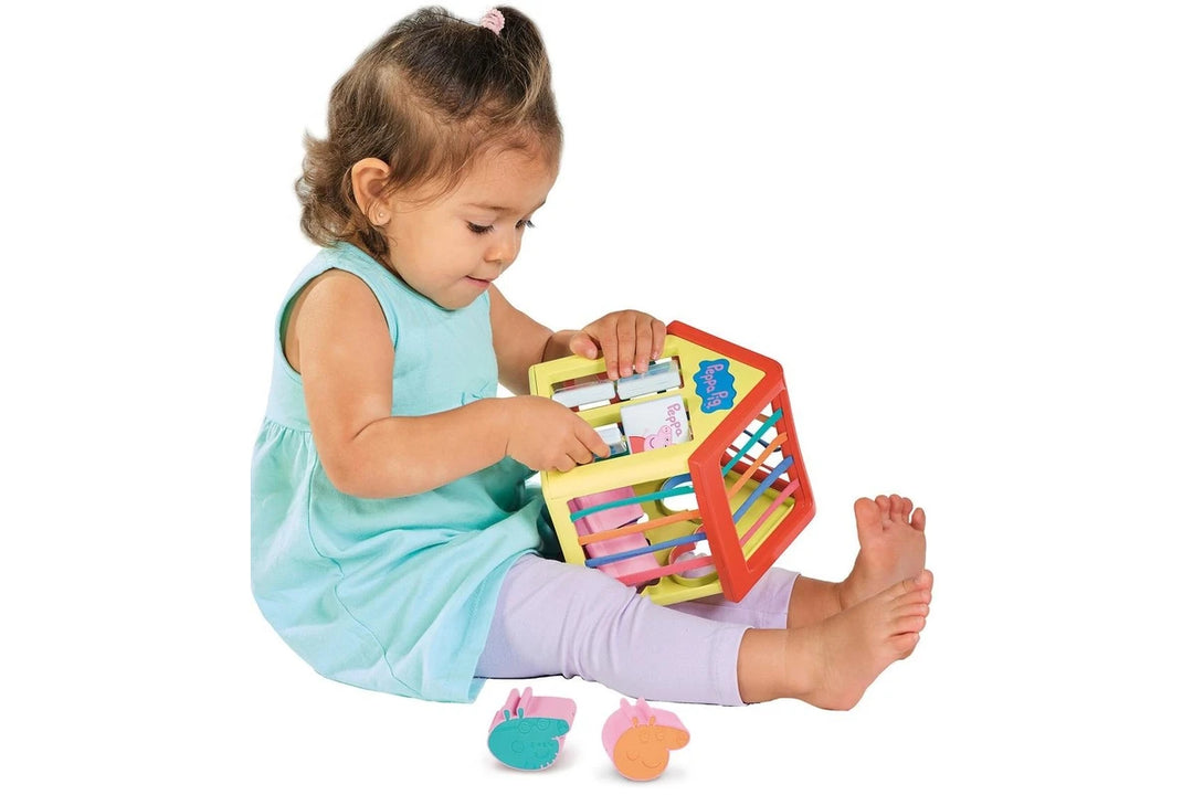 Peppa Pig Activity House playing