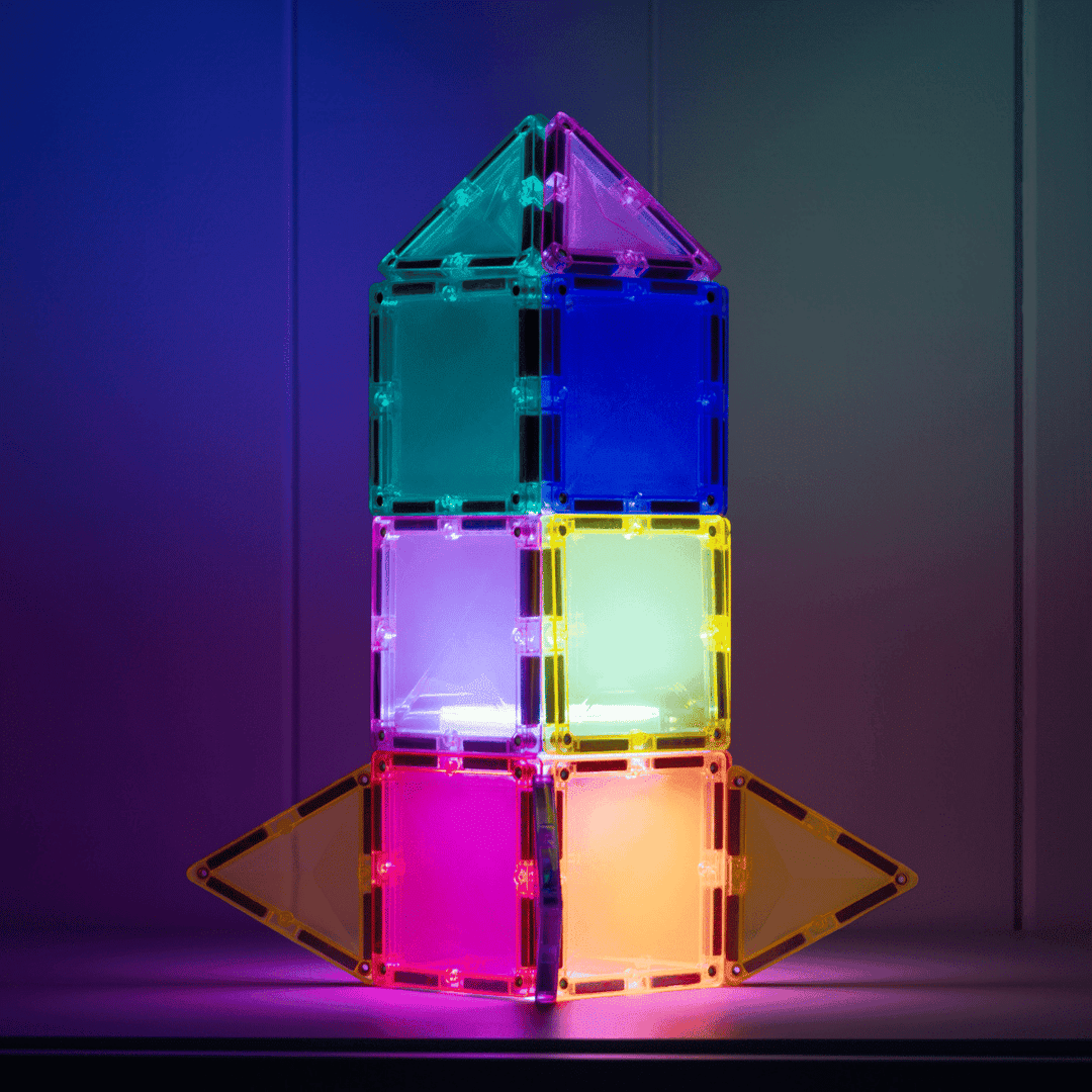 Connetix Light Star Pack 28 piece made into a rocket