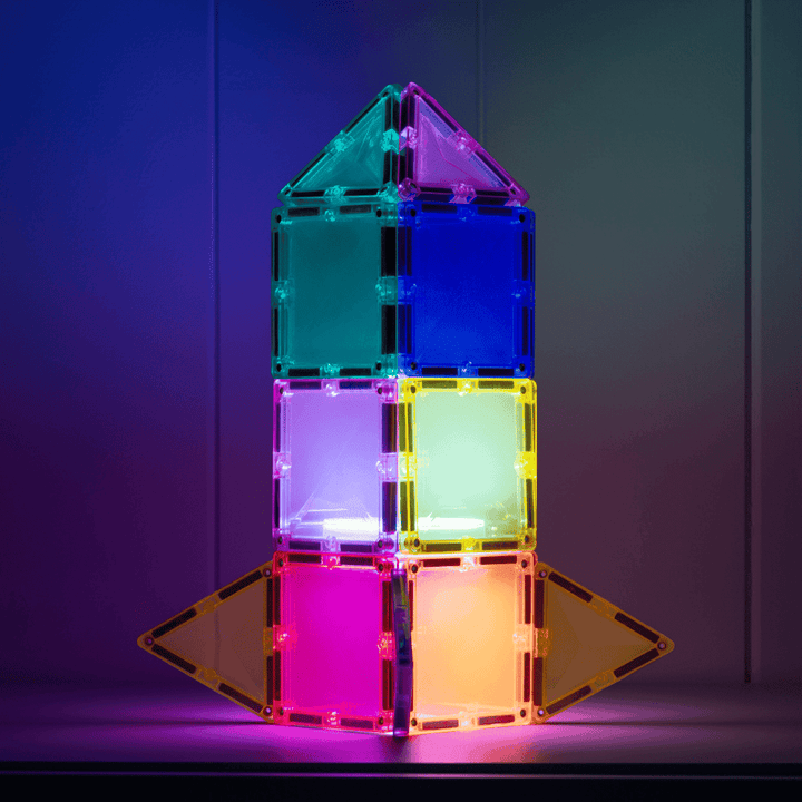 Connetix Light Star Pack 28 piece made into a rocket