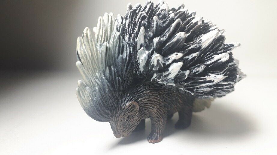 Porcupine figurine